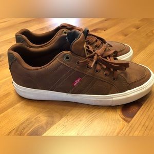 Men’s brown Levi’s shoes can be casual or dressed up, Size 9, like new